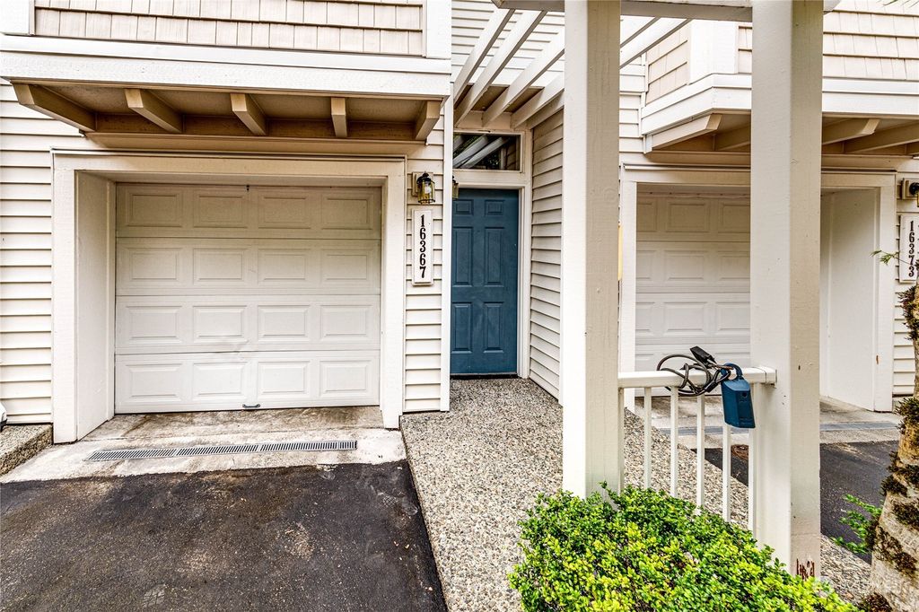 Photo of 16367 119th Ter NE Ter #31-4, Bothell, WA 98011 (MLS # 2157611)