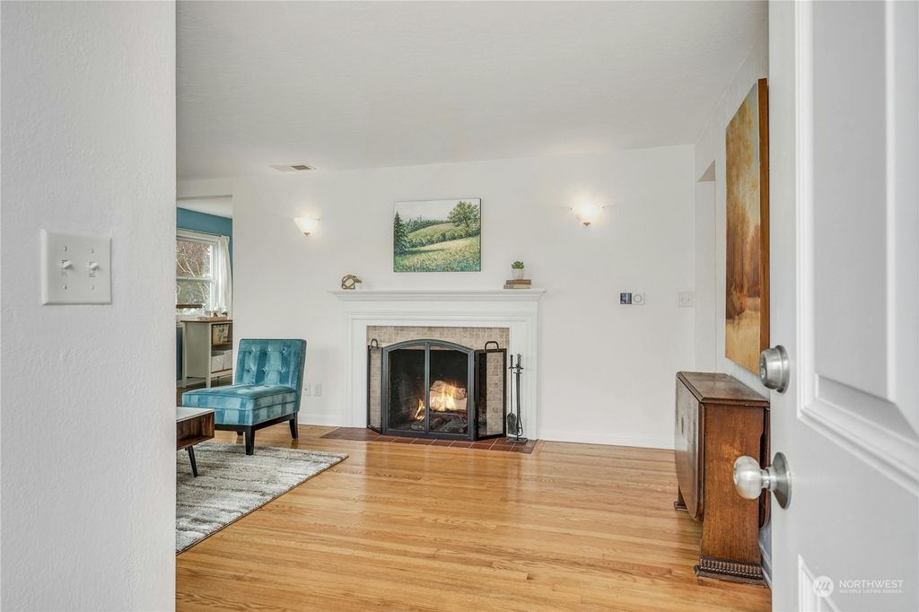Photo of 2818 NW 80th Street, Seattle, WA 98117 (MLS # 2208632)