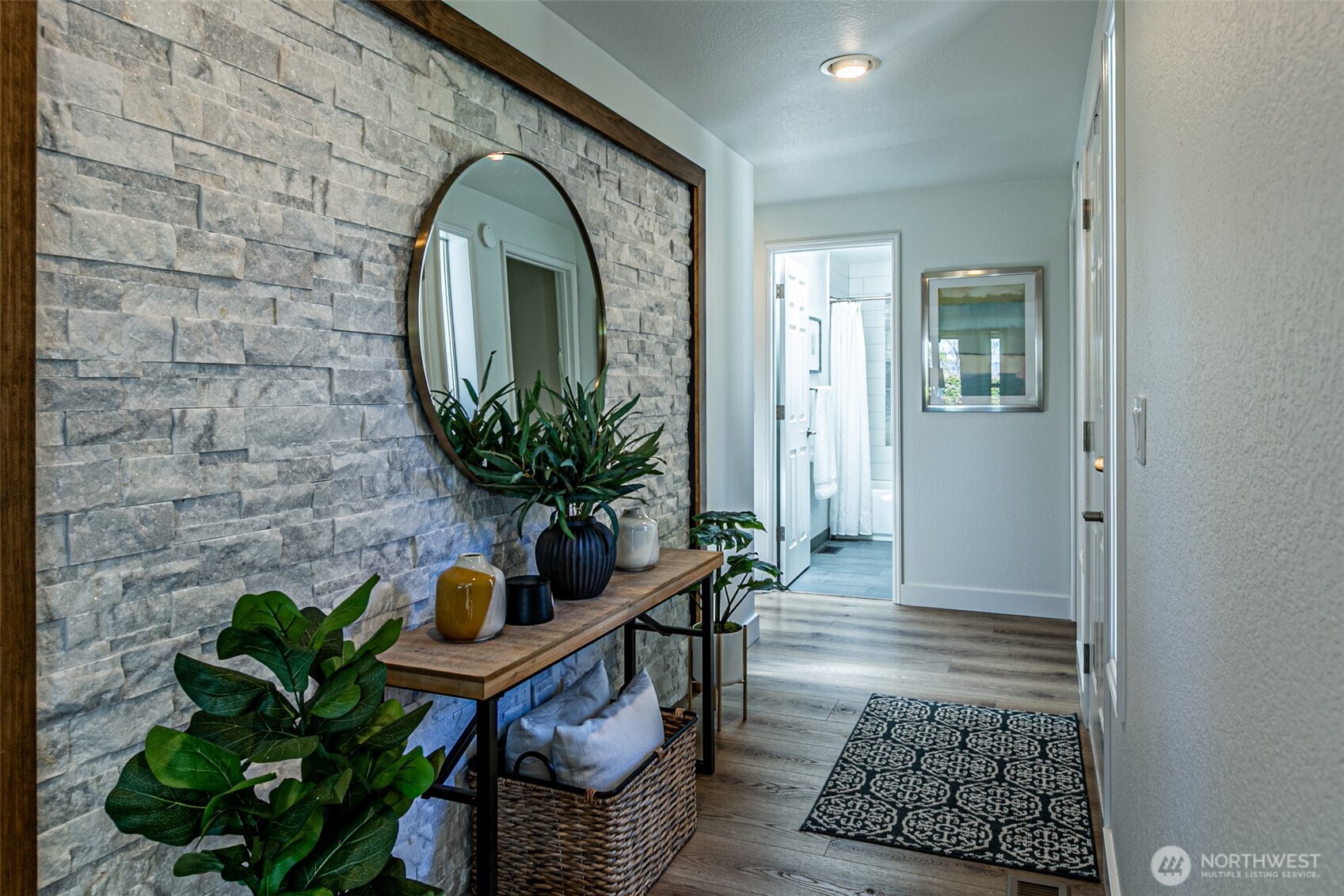 1925 Dumas Circle NE