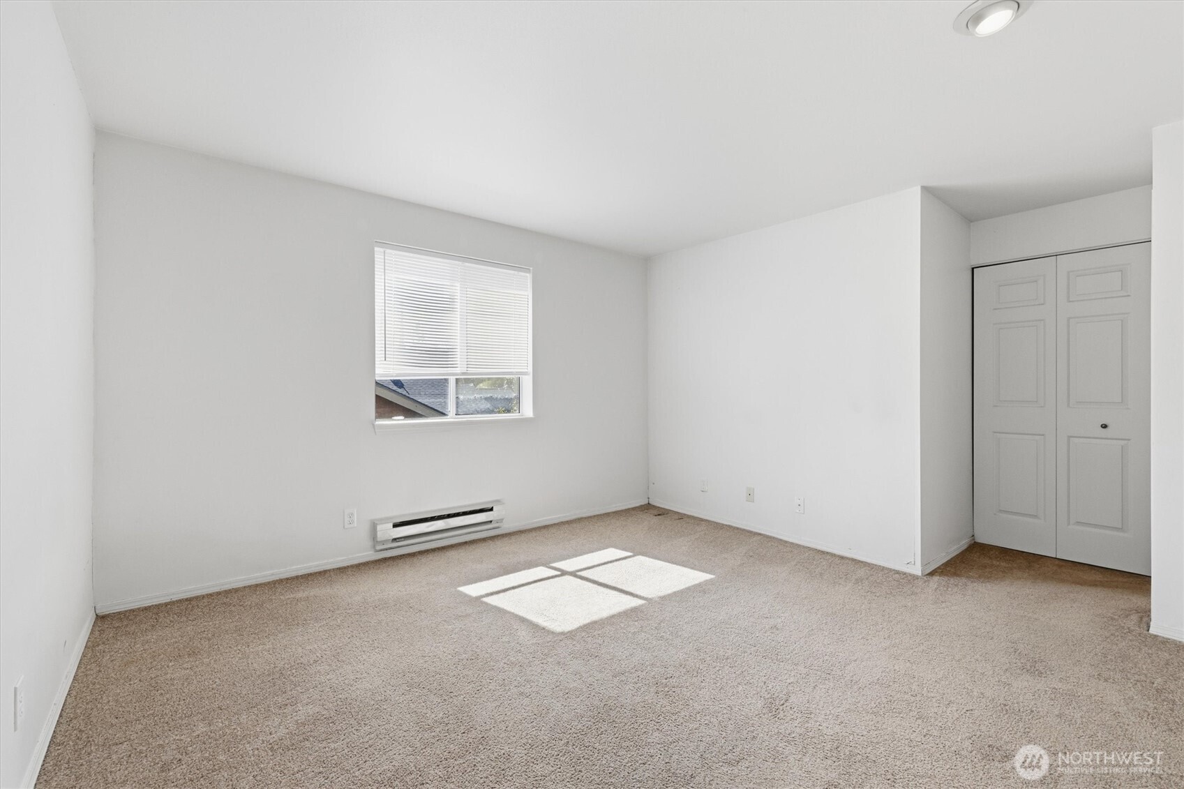 8320 Lake City Way NE