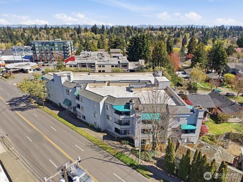 8320 Lake City Way NE Seattle WA 98115