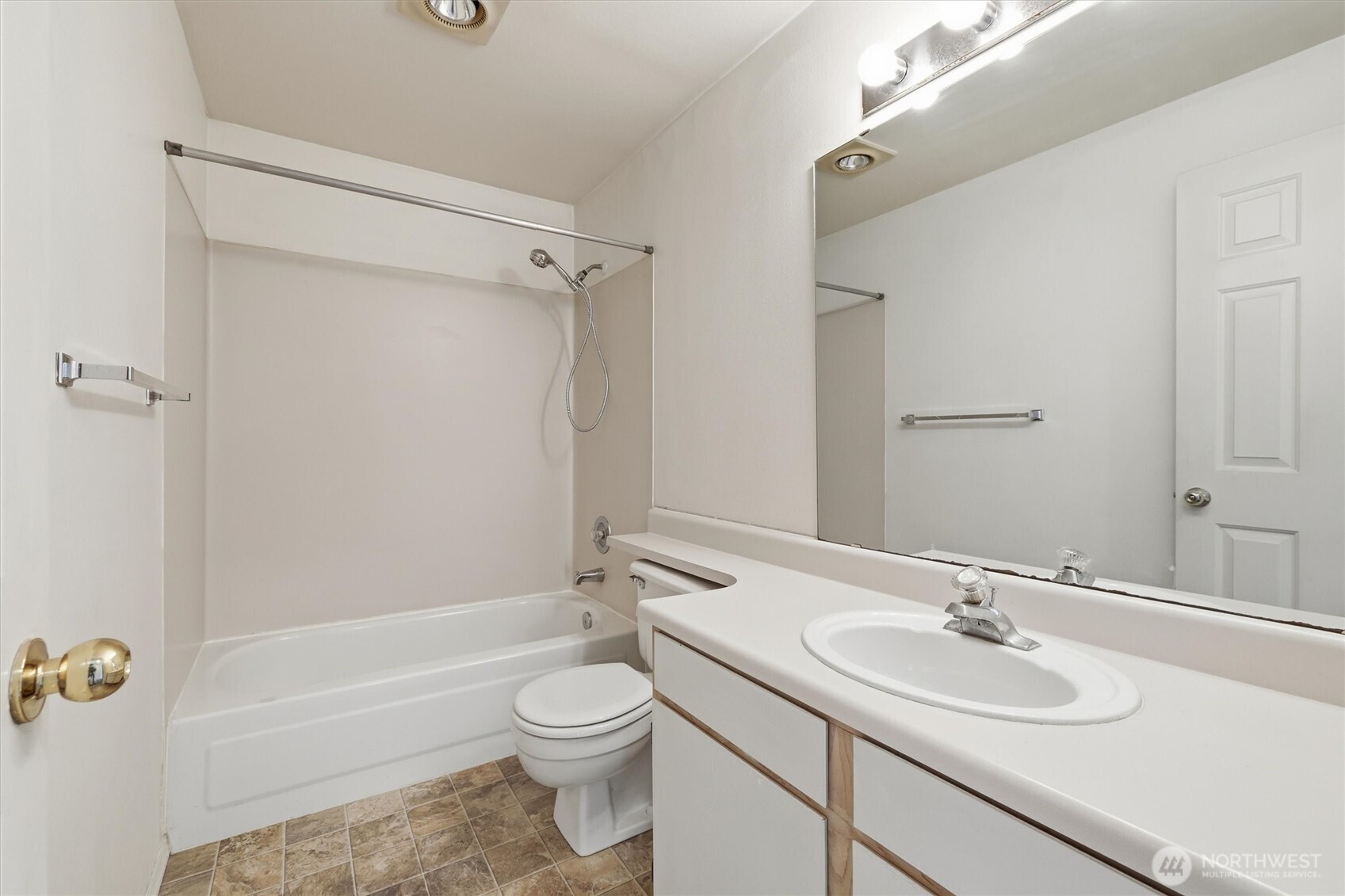 8320 Lake City Way NE