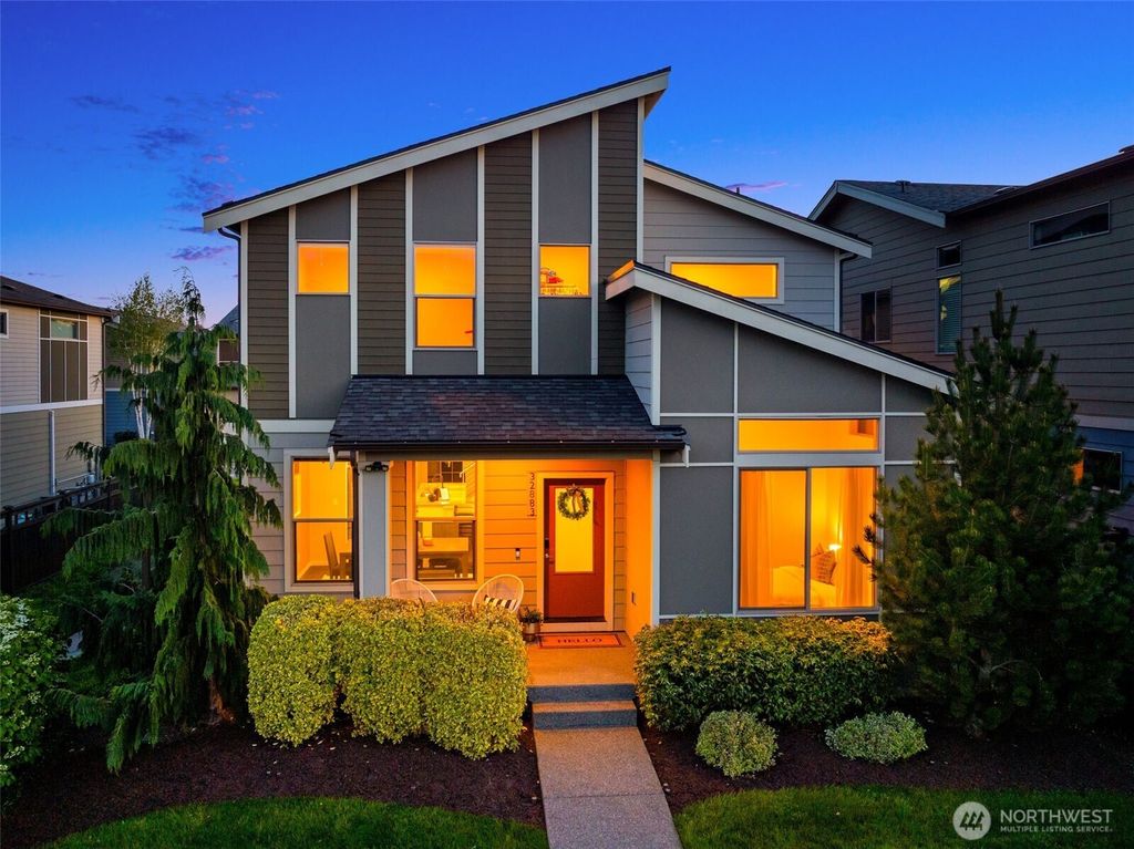 Photo of 32883 Pine Avenue SE, Black Diamond, WA 98010 (MLS # 2514199)