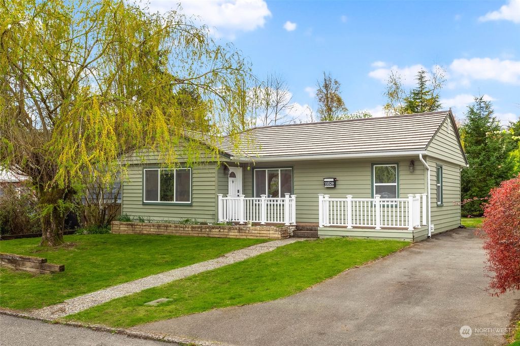 Photo of 15529 26th Avenue NE, Shoreline, WA 98155 (MLS # 2220104)