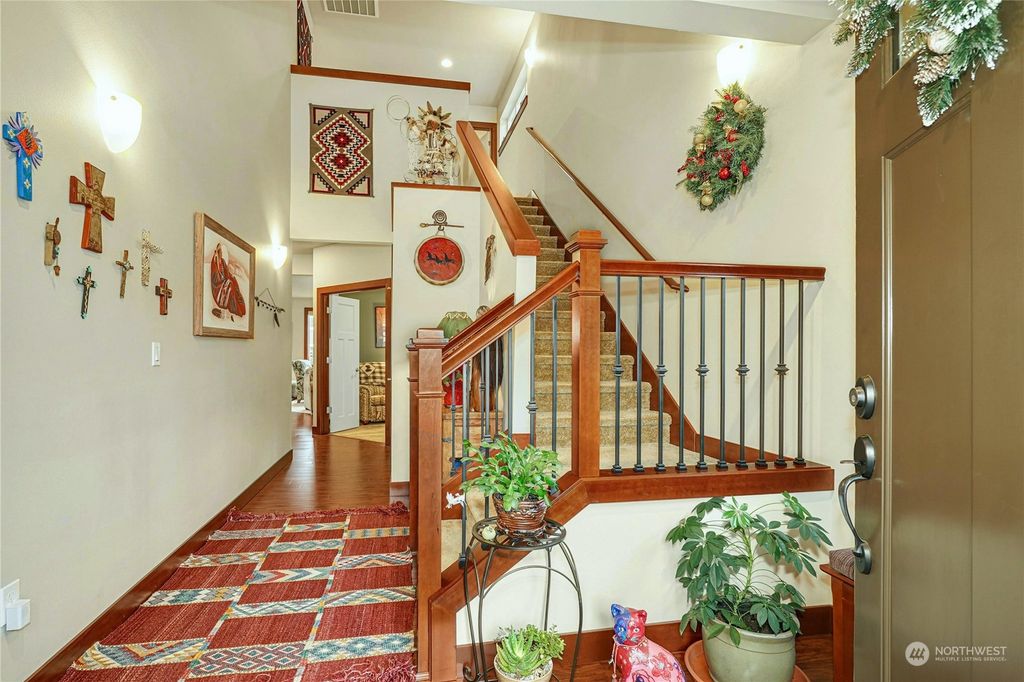 Photo of 1231 145th Street SW, Lynnwood, WA 98087 (MLS # 2187733)