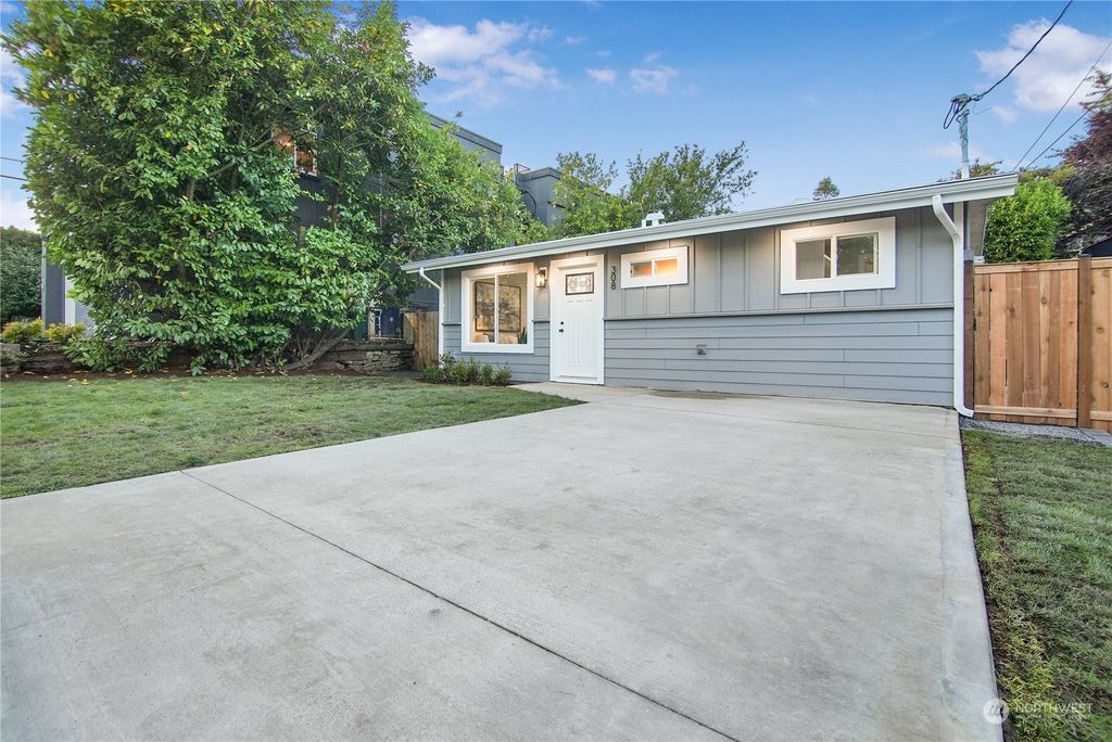 Photo of 308 7th Avenue, Kirkland, WA 98033 (MLS # 2174636)