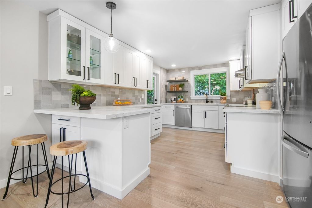 Photo of 308 7th Avenue, Kirkland, WA 98033 (MLS # 2174636)