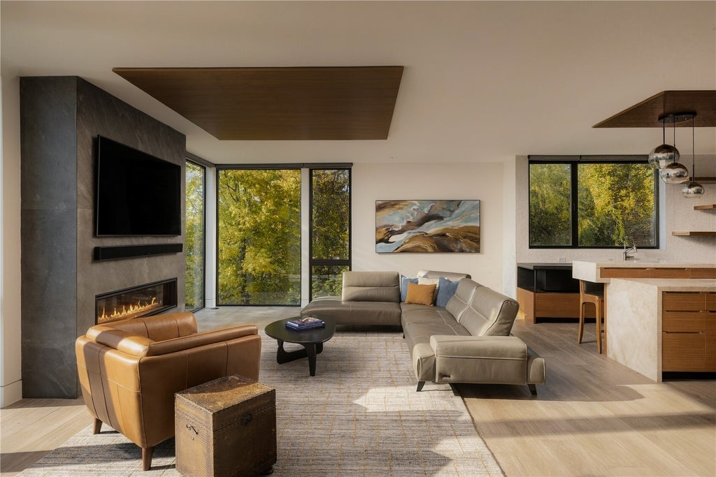 Photo of 3101 E Lake Sammamish Parkway NE, Sammamish, WA 98074 (MLS # 2599558)