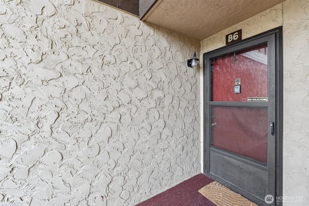 Photo of 1003 S Pearl Street #B6, Tacoma, WA 98465 (MLS # 2488083)