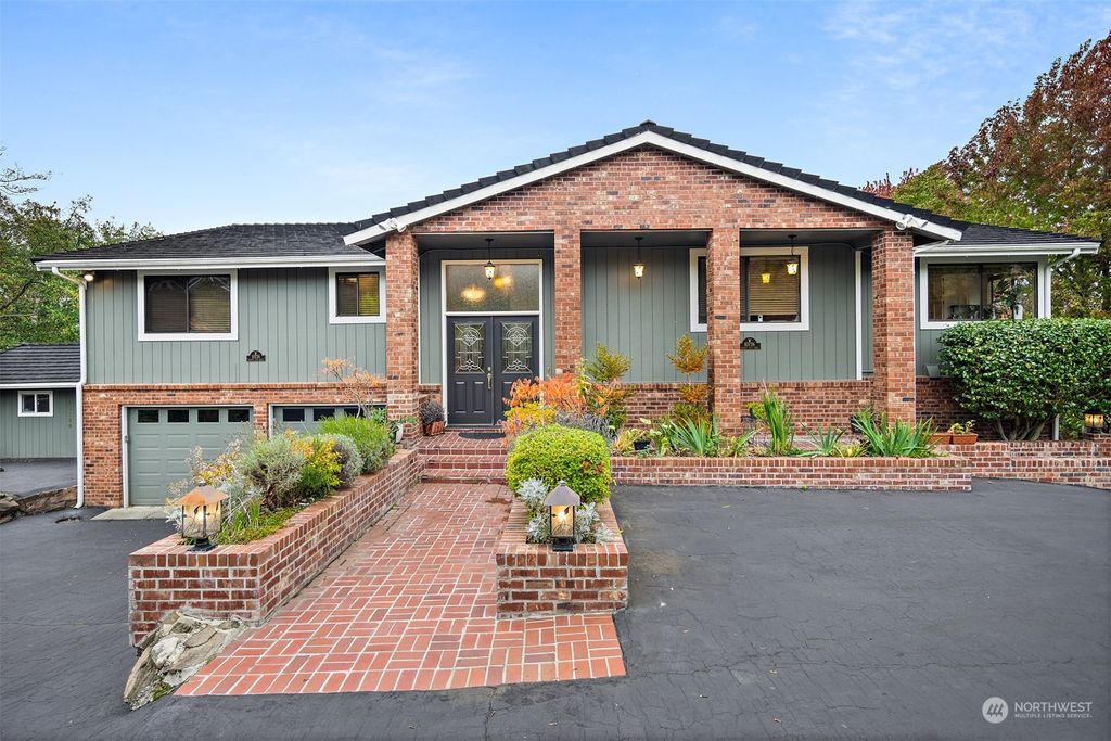 Photo of 10726 Marine View Dr Dr, Mukilteo, WA 98275 (MLS # 2303465)