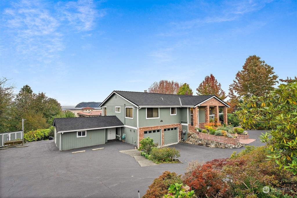 Photo of 10726 Marine View Dr Dr, Mukilteo, WA 98275 (MLS # 2303465)