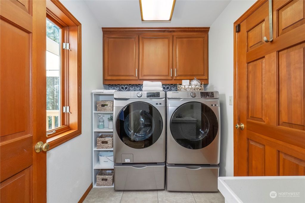 listing image 9362857364888635453