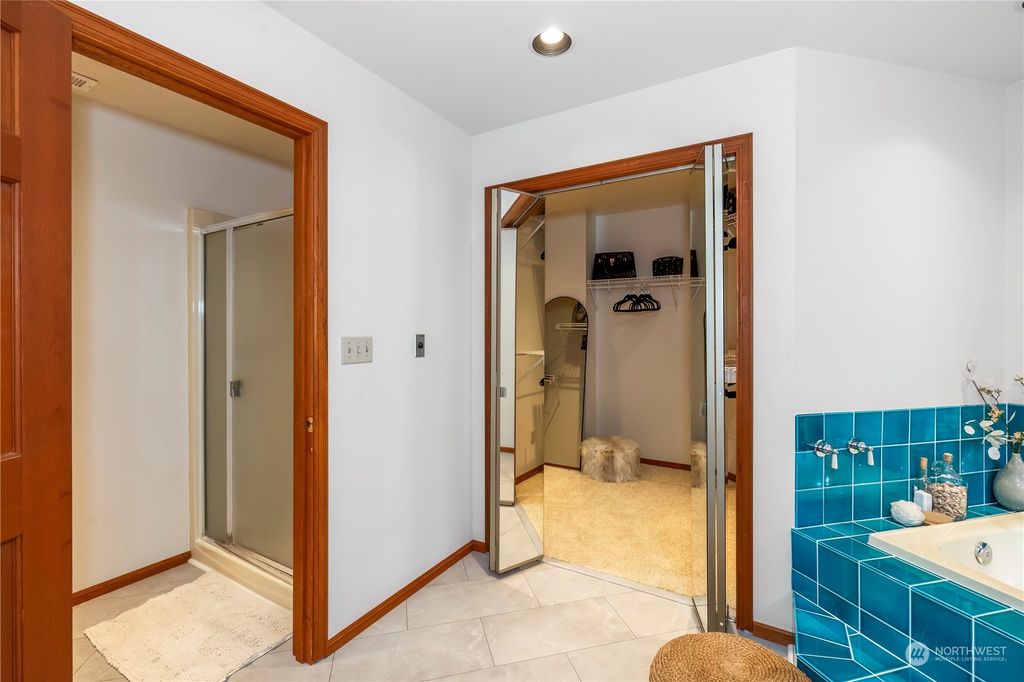 listing image 9366123399471175225