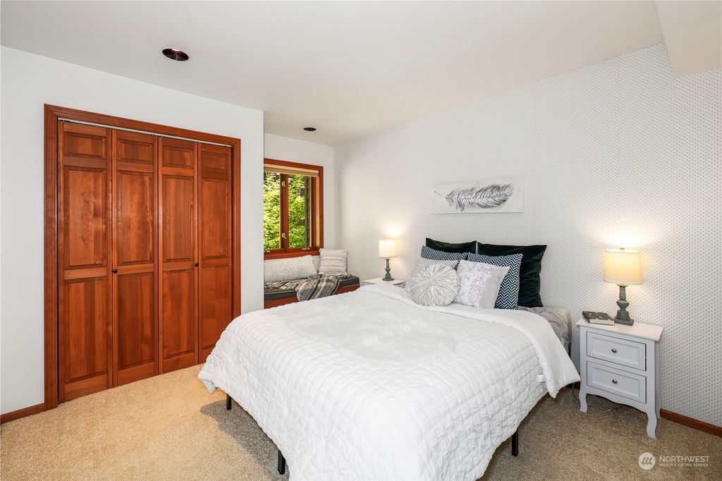 listing image 9362727424288871424