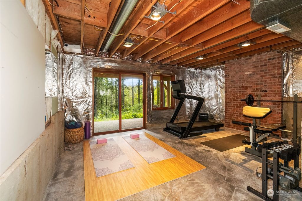 listing image 9361285534924775302