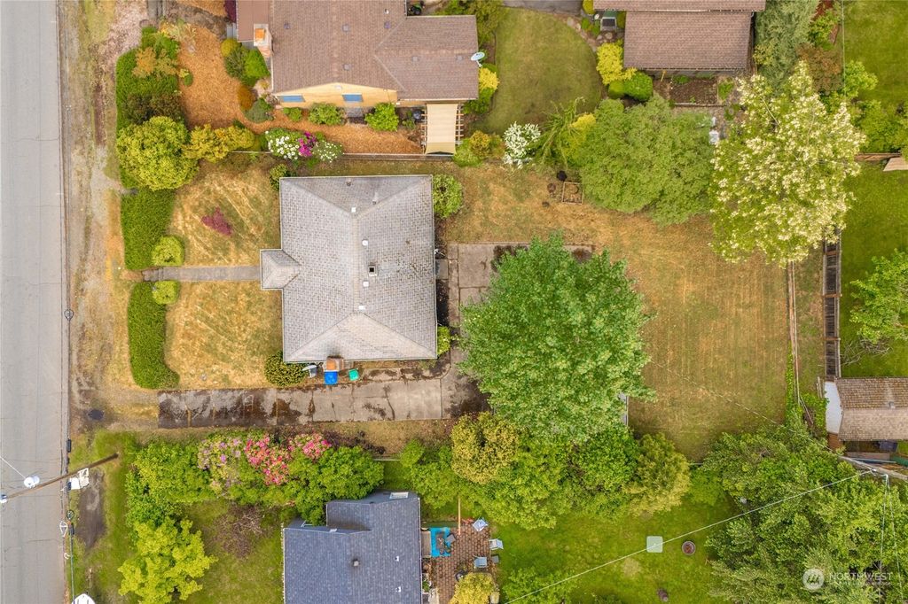 Photo of 14874 6th Avenue NE, Shoreline, WA 98155 (MLS # 2243844)