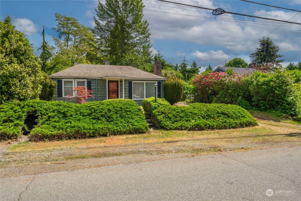 Photo of 14874 6th Avenue NE, Shoreline, WA 98155 (MLS # 2243844)