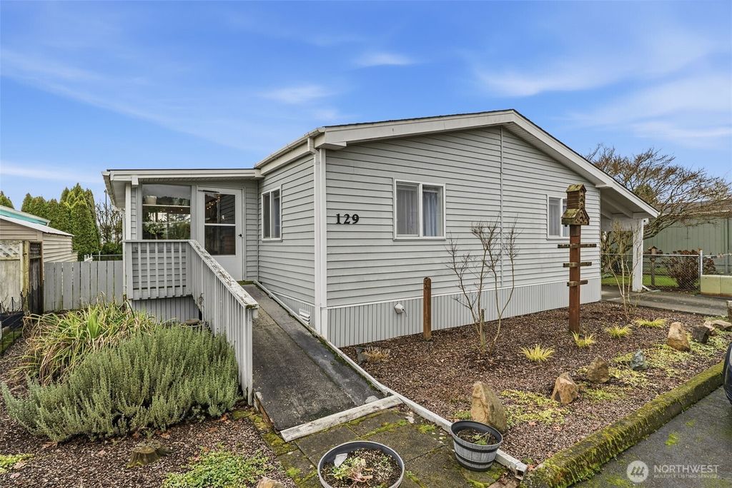 Photo of 129 Arlington Place, Longview, WA 98632 (MLS # 2467693)