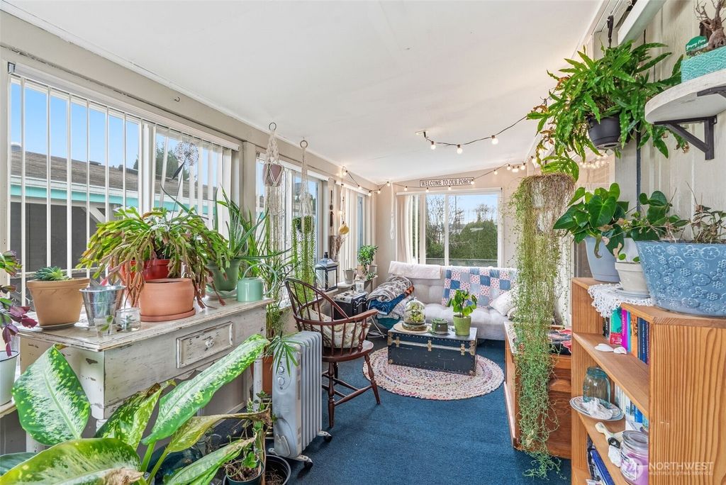 Photo of 129 Arlington Place, Longview, WA 98632 (MLS # 2467693)