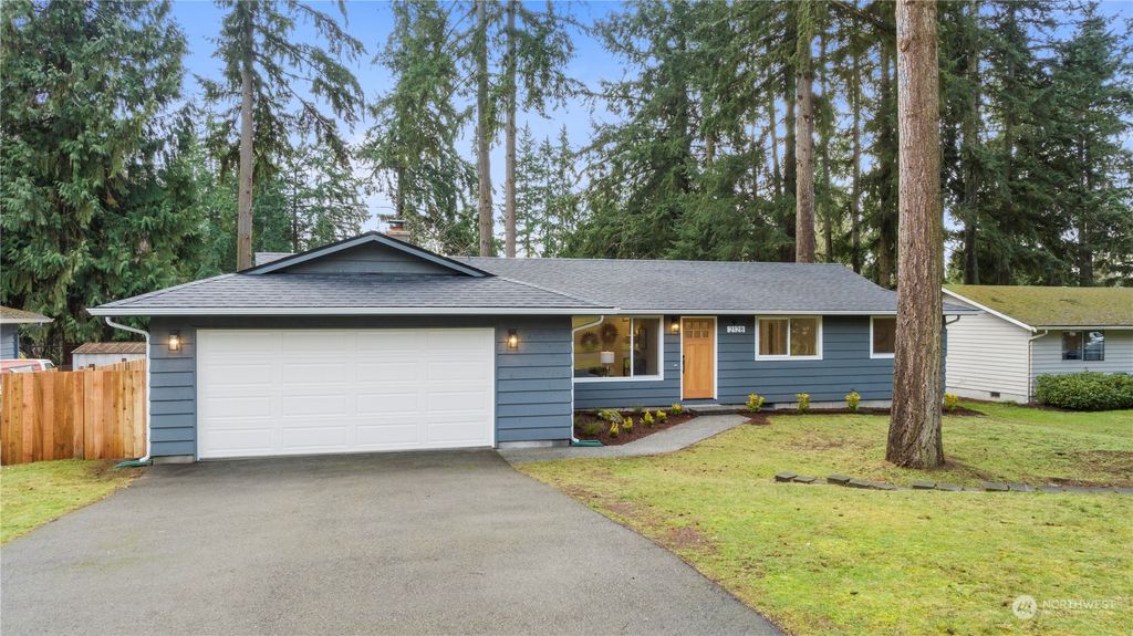 Photo of 2128 208th Street SW, Lynnwood, WA 98036 (MLS # 2194164)