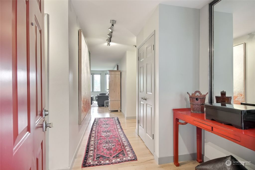 Photo of 22559 SE 42nd Court, Issaquah, WA 98029 (MLS # 2010557)