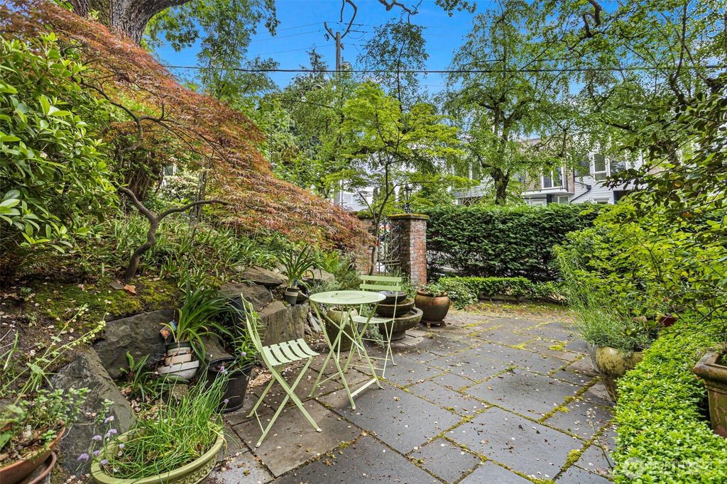 Photo of 720 Belmont Avenue E #6, Seattle, WA 98102 (MLS # 2524603)