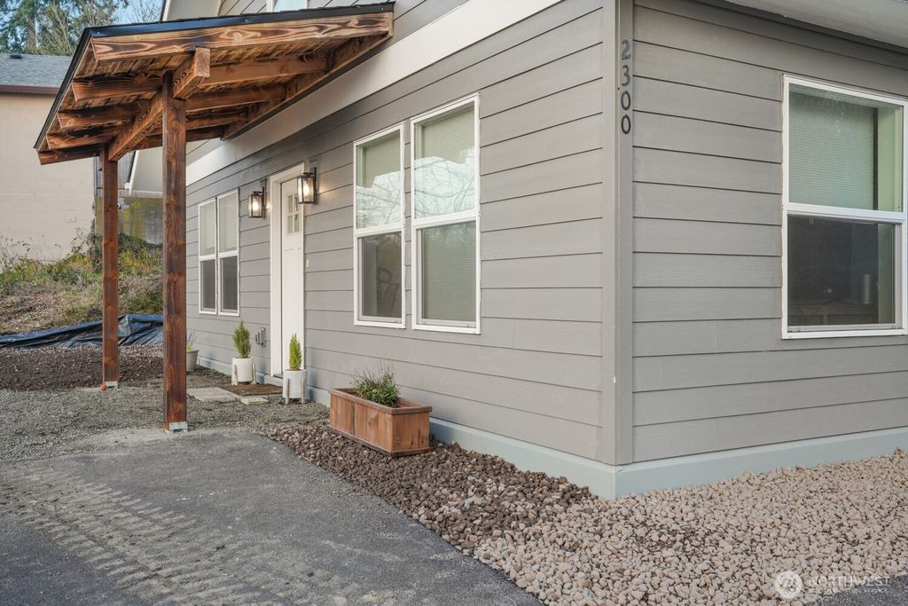 Photo of 2300 Kelso Drive, Kelso, WA 98626 (MLS # 2476142)