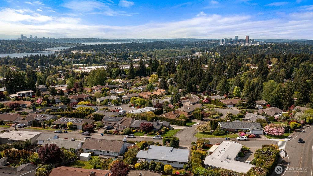 Photo of 13445 SE 43rd Street, Bellevue, WA 98006 (MLS # 2368129)