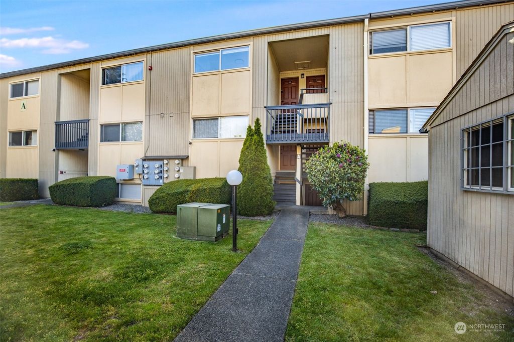 Photo of 31003 14th Avenue S #A11, Federal Way, WA 98003 (MLS # 2236519)