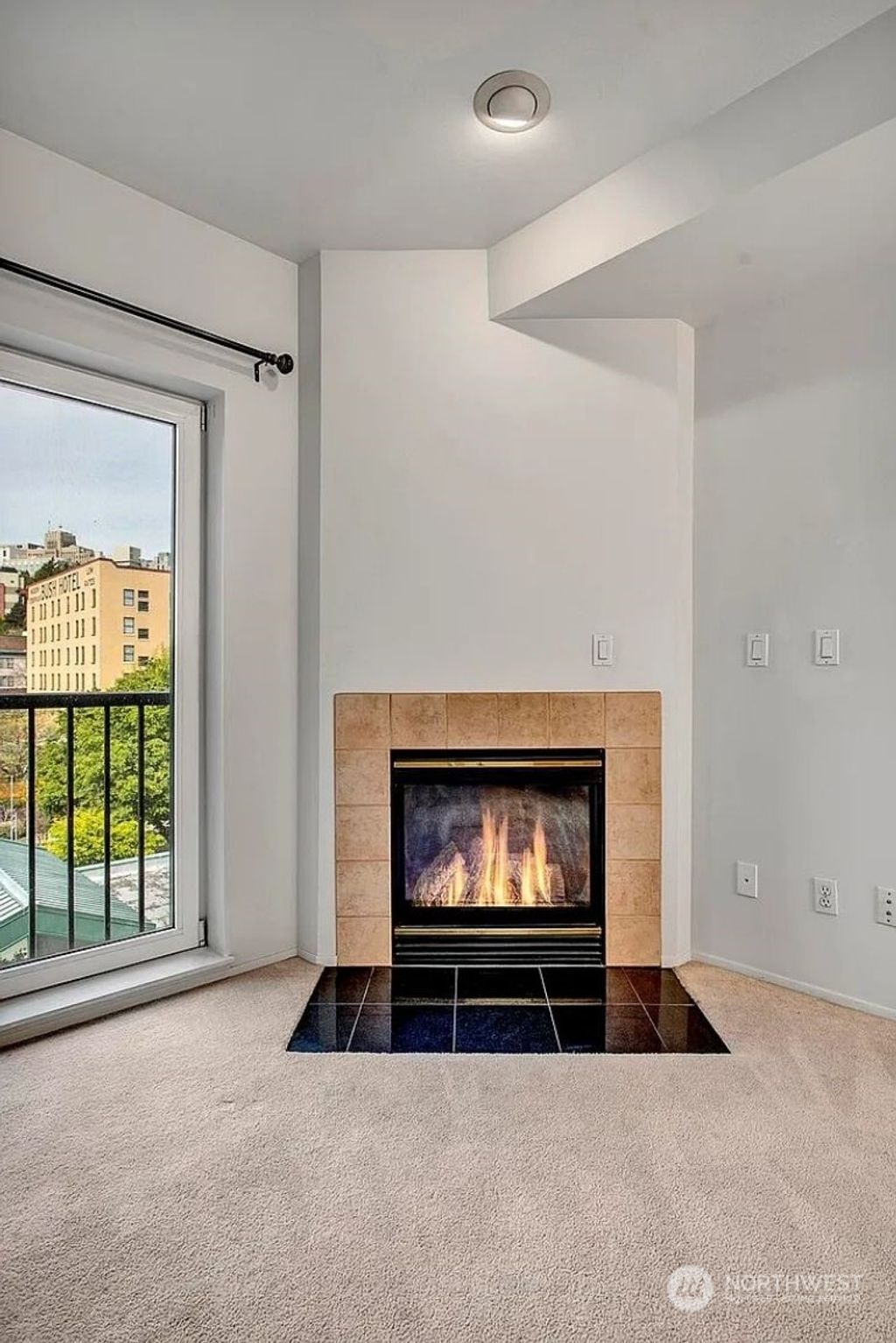 listing image 9364140109744458720