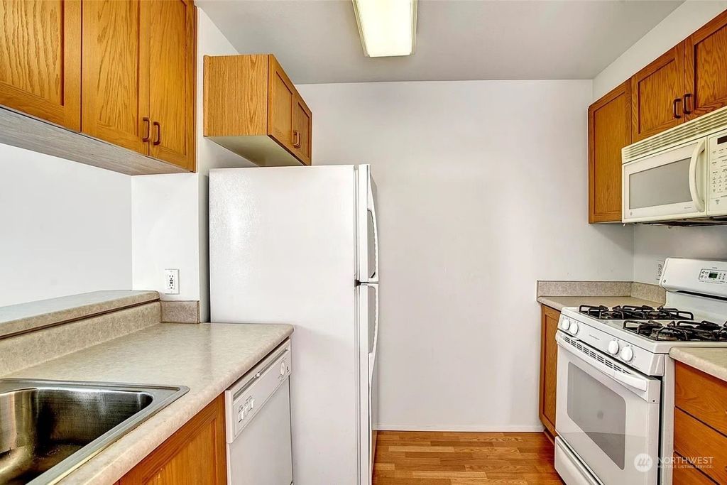 listing image 9368523338192405576