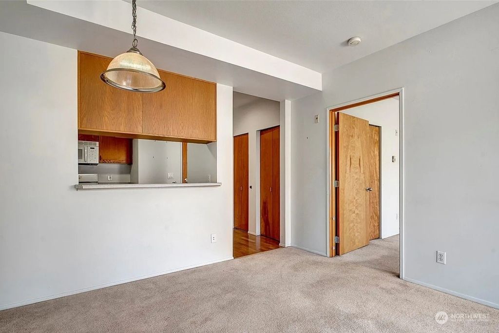 listing image 9361945764790740678