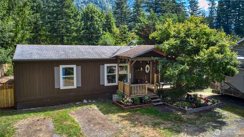Photo of 172 Sprague Valley Drive, Maple Falls, WA 98266 (MLS # 2413336)
