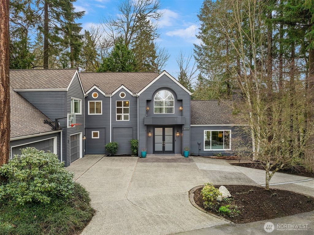 Photo of 4897 Forest Avenue SE, Mercer Island, WA 98040 (MLS # 2346717)