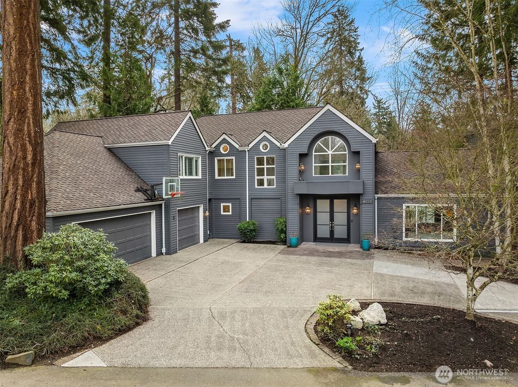 Photo of 4897 Forest Avenue SE, Mercer Island, WA 98040 (MLS # 2346717)