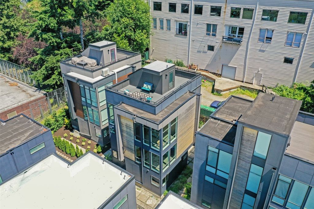 Photo of 3008 S Atlantic Street, Seattle, WA 98144 (MLS # 1960548)