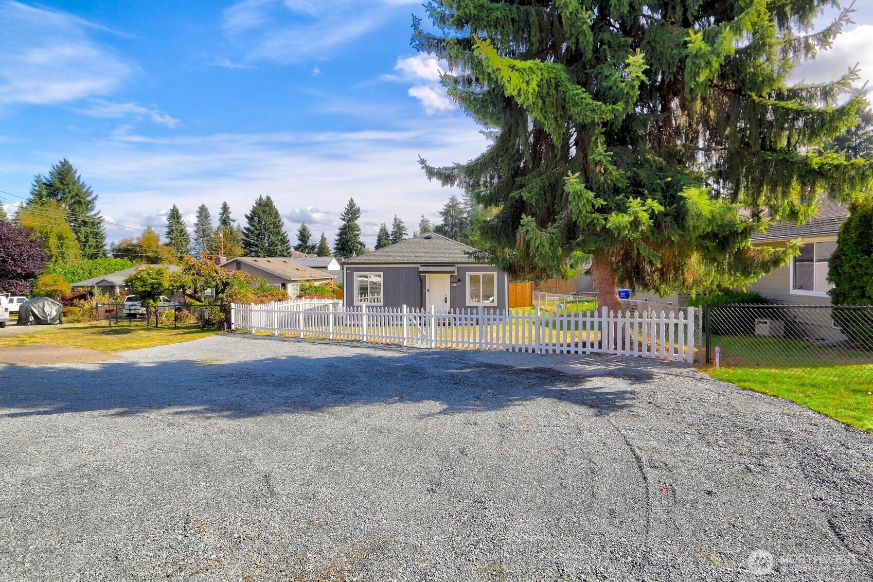 6611 Commercial Avenue 3