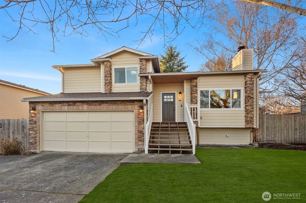 Photo of 14401 82nd Avenue NE, Kirkland, WA 98034 (MLS # 2470826)