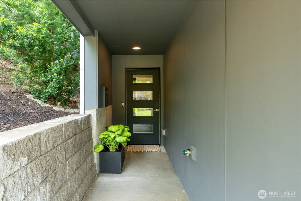 Photo of 840 28th Avenue S, Seattle, WA 98144 (MLS # 2372341)