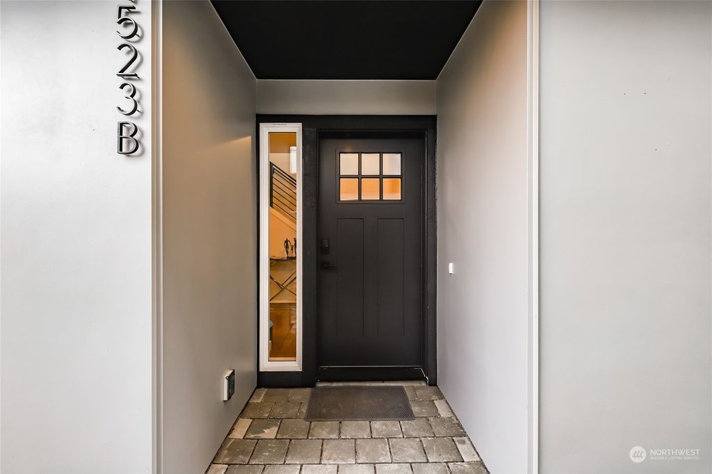 Photo of 1523 B 44th Avenue SW, Seattle, WA 98116 (MLS # 2206790)