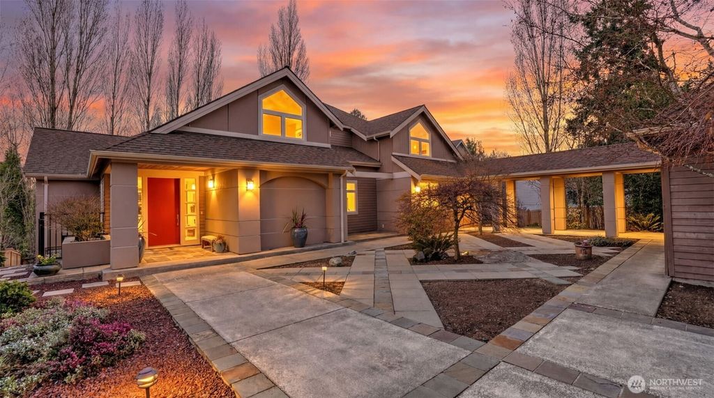 Photo of 13730 Main Street, Bellevue, WA 98005 (MLS # 2483931)