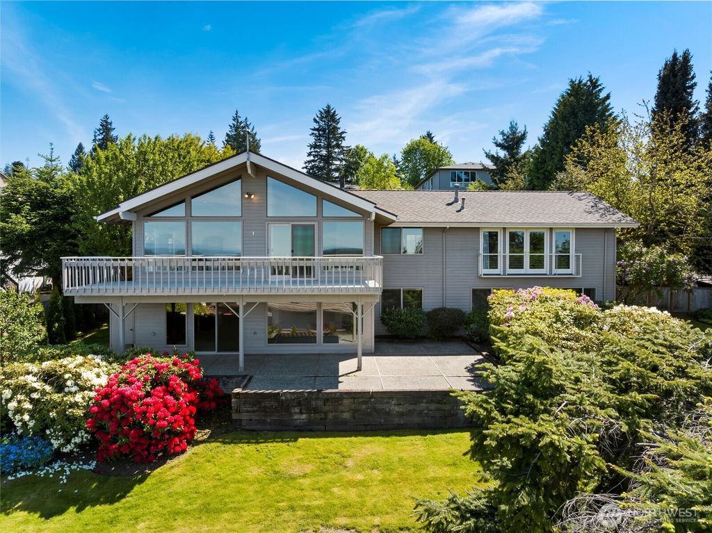 Photo of 16414 SE 44th Place, Bellevue, WA 98006 (MLS # 2372642)