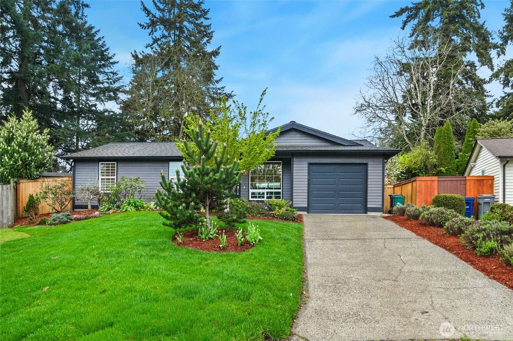 Photo of 9753 NE 127th Place, Kirkland, WA 98034 (MLS # 2508704)