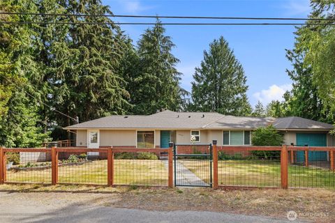 Photo of 11954 Exeter Avenue NE, Seattle, WA 98125 (MLS # 2559401)