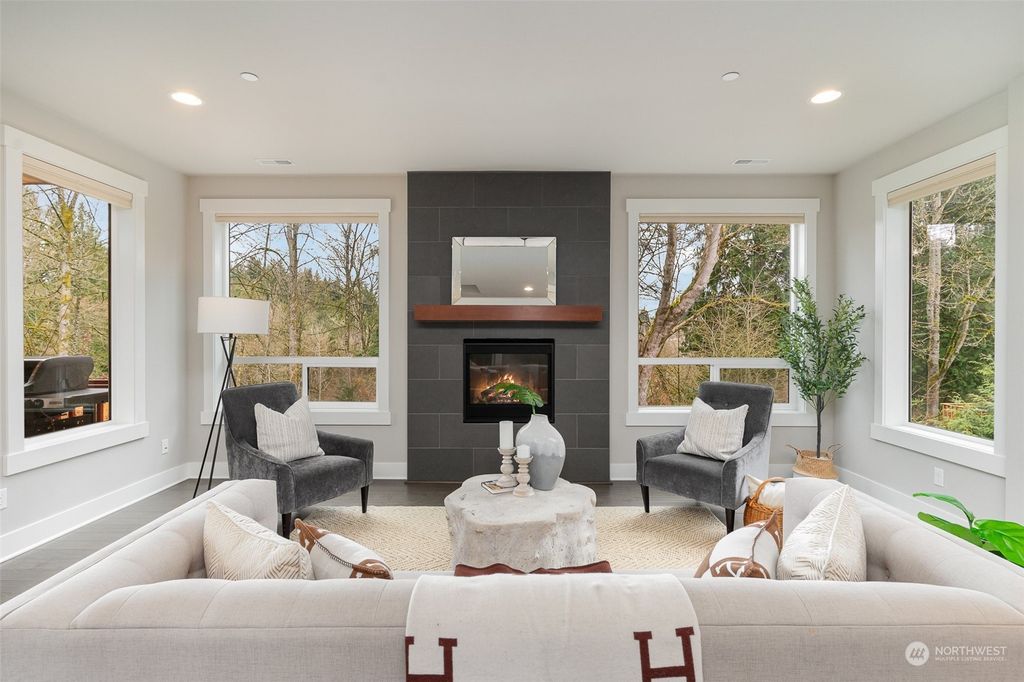 Photo of 19613 92nd Avenue NE, Bothell, WA 98011 (MLS # 2214592)