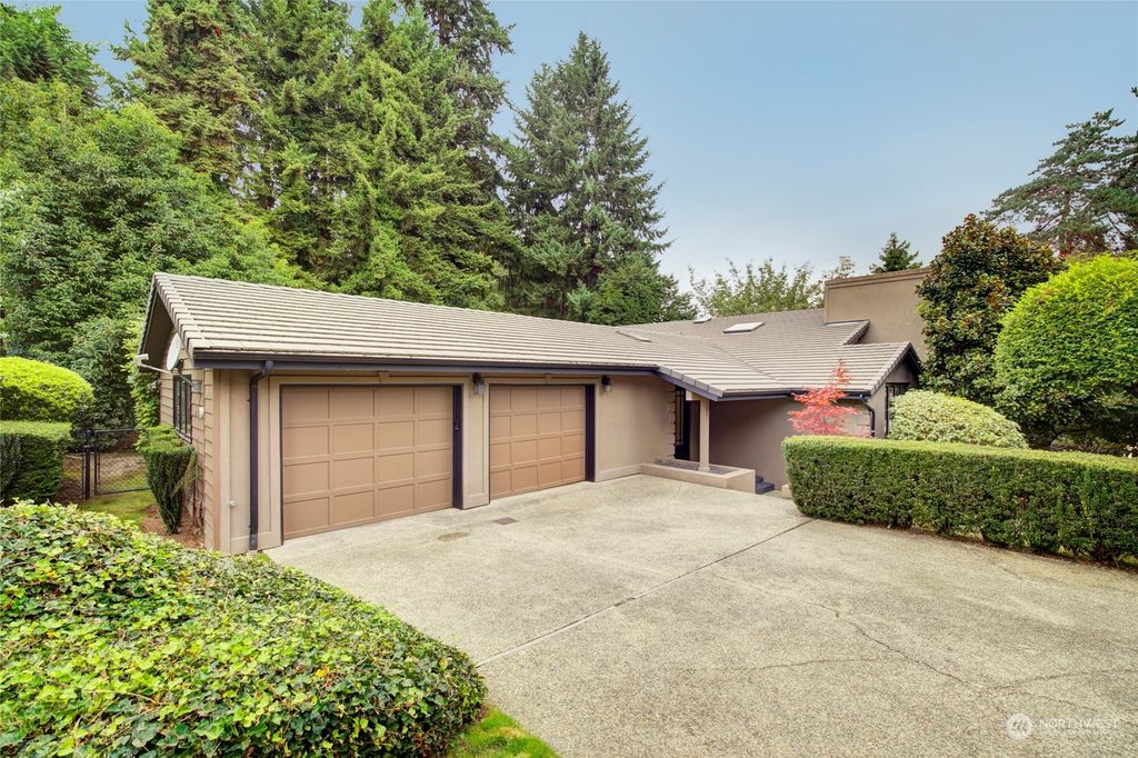 Photo of 9906 SE 5th Place, Bellevue, WA 98004 (MLS # 2183493)