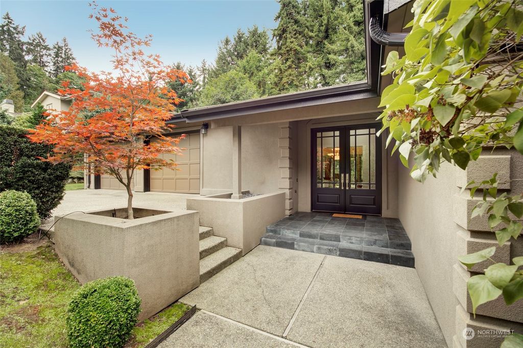 Photo of 9906 SE 5th Place, Bellevue, WA 98004 (MLS # 2183493)