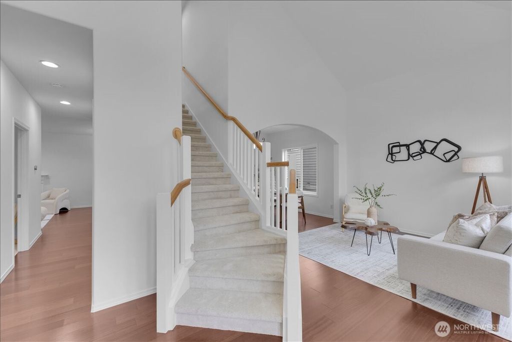 Photo of 12421 NE 103rd Place, Kirkland, WA 98033 (MLS # 2512324)