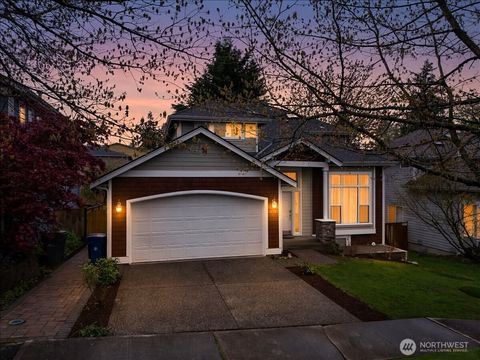 Photo of 12421 NE 103rd Place, Kirkland, WA 98033 (MLS # 2512324)