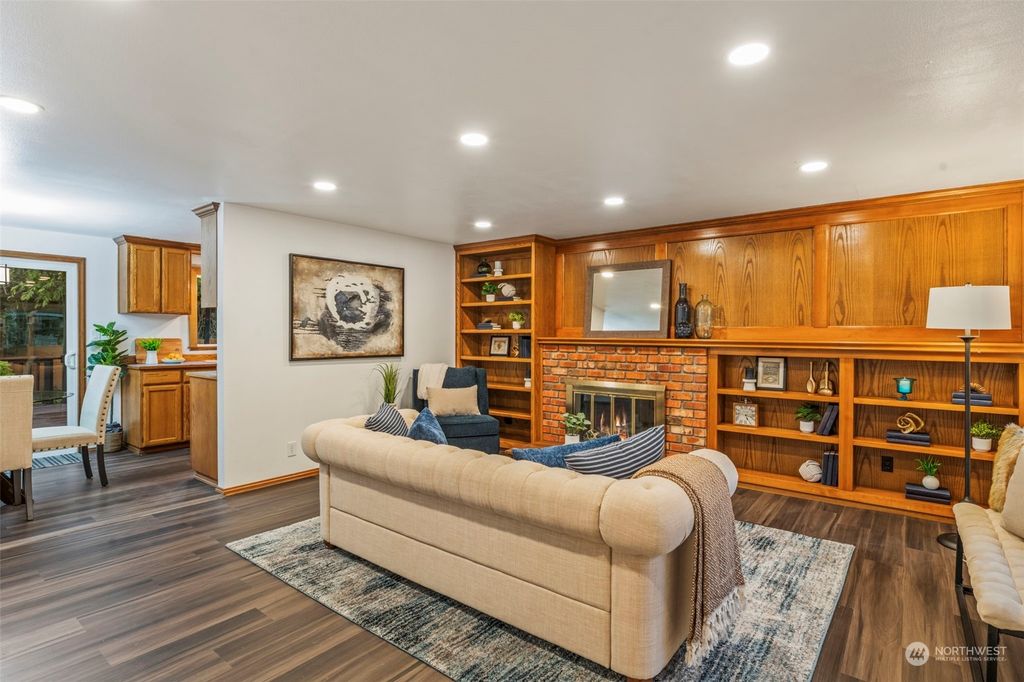 Photo of 16615 SE 9th Street, Bellevue, WA 98008 (MLS # 2313855)